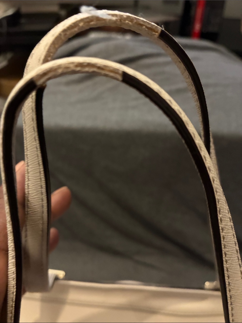 kate spade blush pink tote with gold logo call out peeling on handles - Picture 4 of 9